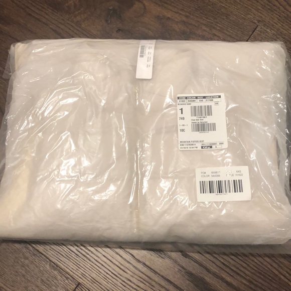 J. Crew Mountain puffer vest - Picture 5 of 5